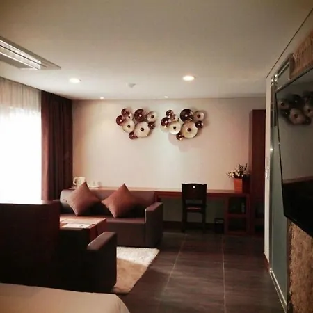 Reve Business Hotel Jeju